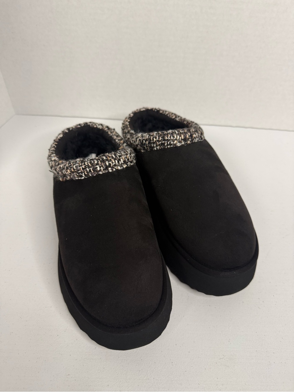 Steve Madden Black Slip-On Fleece-Trim Loafers
